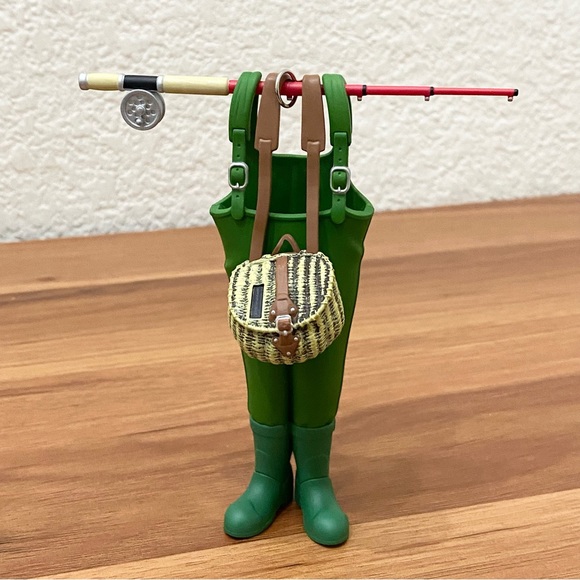 2019 HALLMARK Keepsake Wading For A Nibble Fishing Ornament - Picture 13 of 14